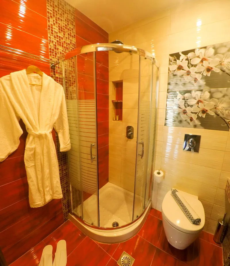 The shower cabin in the studio